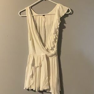 Free People Size XS Elegant White Ruffled Top